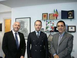Il presidente della PT Group Salute, Dott. Paolo Trotta (sin.) L´Ambasciatore Enrico Nunziata e l´Avv. Giuseppe Arnò