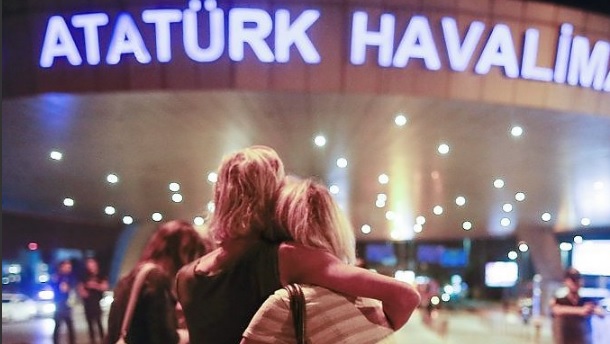 Strage all’aeroporto Ataturk di Istanbul, si aggrava il bilancio aeroporto ataturk