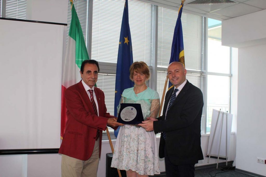 Chisinau, Asib – PT Group Salute: assegnati i premi “Personaggi dell’anno 2016” Giuseppe Arnò - S.E. Valeria Biagiotti - Paolo Trotta