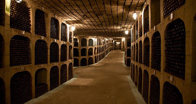 App online per guidare i turisti alla scoperta del vino in Moldova Cantina di Milestii Mici