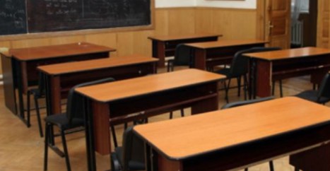 Il popolo è con il governo nel fermare la chiusura nelle scuole banchi di scuola