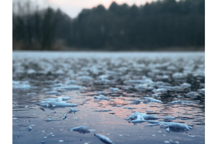 Moldova, codice giallo per la formazione di ghiaccio nei fiumi e bacini idrici Formazione di ghiacchio in Moldova