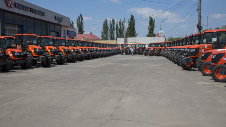 106 trattori consegnati dal Giappone agli agricoltori moldavi