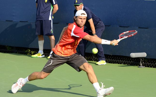 Il tennista moldavo Radu Albot supera il secondo turno a Wimbledon