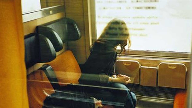 27enne moldavo molesta in treno una ragazzina mentre va a scuola