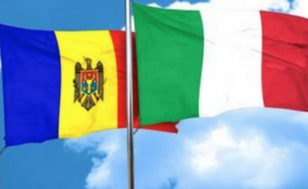 Bandiere italiana e moldava