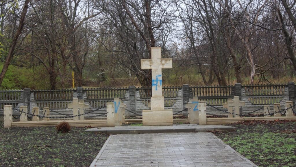 Cimitero profanato a Falesti