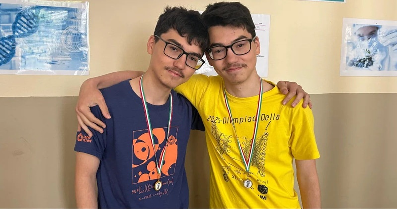 Gemelli moldavi vincono l’oro alle Olimpiadi Nazionali di Matematica in Italia