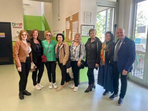 Comunità in festa a Siziano per il gemellaggio fra l'Istituto Comprensivo della città e la Scuola di Bals